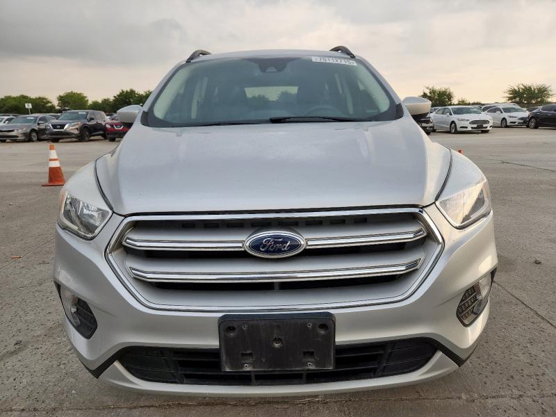 1FMCU9GD4JUC49454 - 2018 FORD ESCAPE SE ვერცხლისფერი ფოტო 5