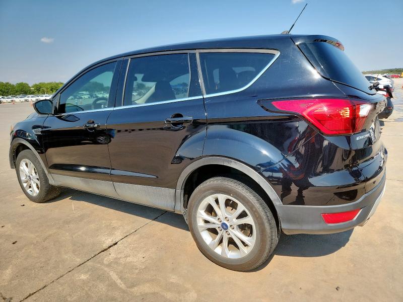 1FMCU0GD4KUB34544 - 2019 FORD ESCAPE SE შავი ფოტო 2