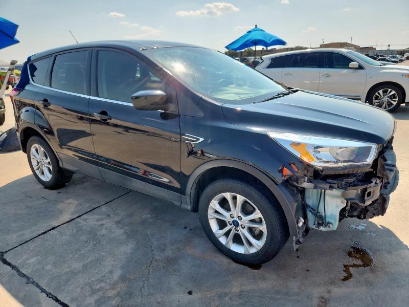 1FMCU0GD4KUB34544 - 2019 FORD ESCAPE SE შავი ფოტო 4