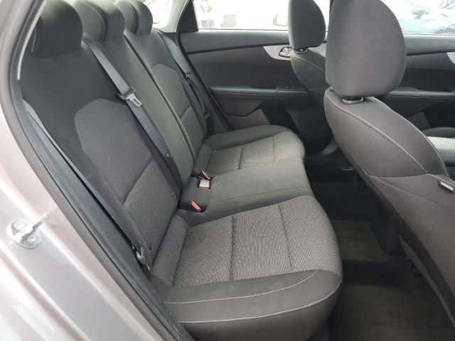 3KPF24AD7PE584623 - 2023 KIA FORTE LX Boz foto 10