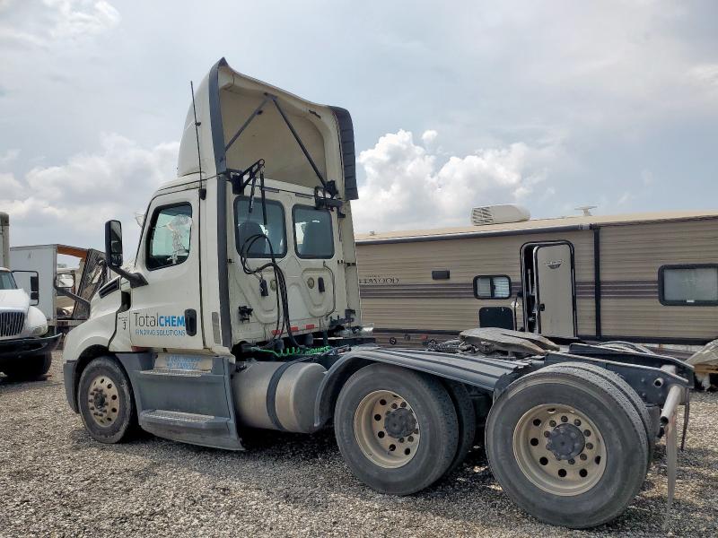 3AKJHLDV8KSKF9415 - 2019 FREIGHTLINER CASCADIA 1 WHITE photo 3