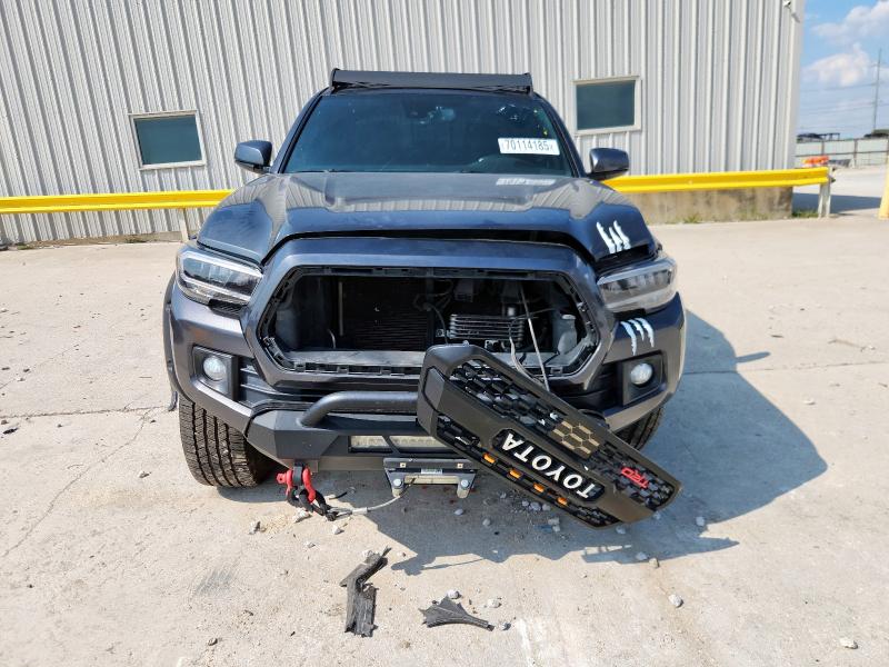 3TMAZ5CN0KM114241 - 2019 TOYOTA TACOMA DOUBLE CAB Graphite photo 5