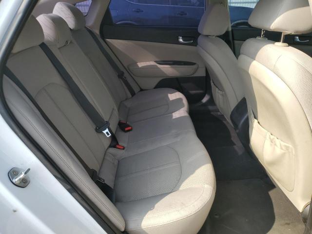 5XXGT4L39GG059642 - 2016 KIA OPTIMA LX WHITE photo 10