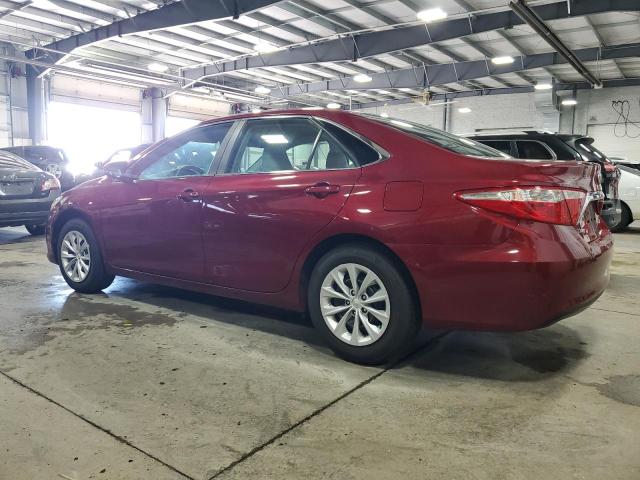 4T1BF1FK6HU677849 - 2017 TOYOTA CAMRY LE RED photo 2