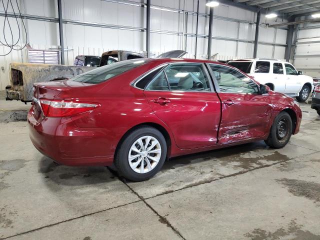 4T1BF1FK6HU677849 - 2017 TOYOTA CAMRY LE RED photo 3