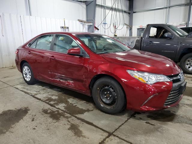 4T1BF1FK6HU677849 - 2017 TOYOTA CAMRY LE RED photo 4