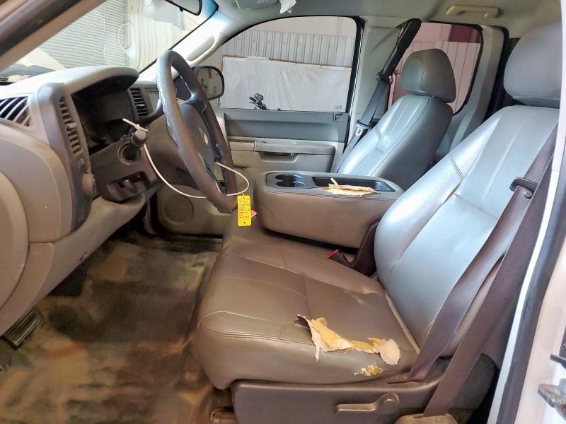 1GCRCPE05CZ341748 - 2012 CHEVROLET SILVERADO C1500 WHITE photo 7