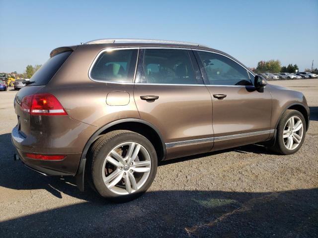 WVGDK9BP8CD010956 - 2012 VOLKSWAGEN TOUAREG TDI BROWN photo 3