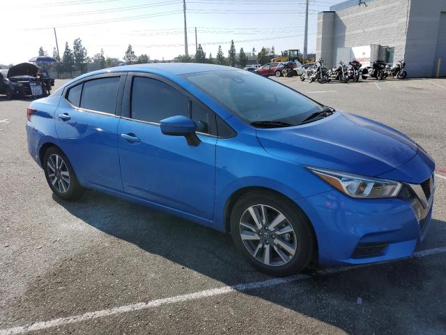 3N1CN8EV9LL817270 - 2020 NISSAN VERSA SV BLUE photo 4