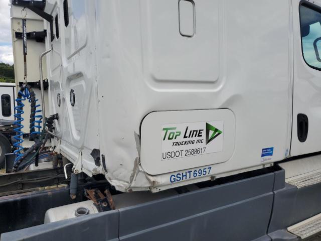 3AKJGLBG0GSHT6957 - 2016 FREIGHTLINER CASCADIA 1 WHITE photo 9