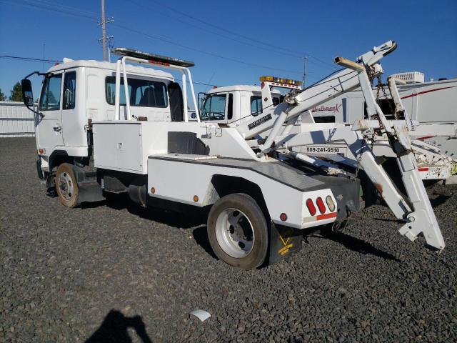 JNAMB81H3AAE80132 - 2010 NISSAN DIESEL UD2000 WHITE photo 3