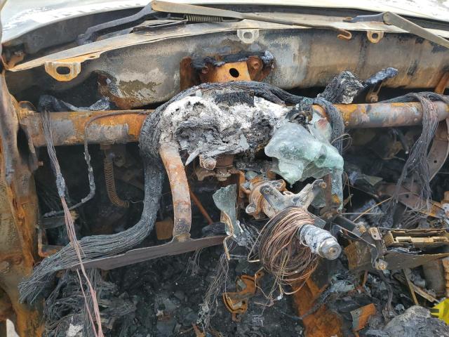 JT3GP10V8X7057290 - 1999 TOYOTA RAV4 BURN photo 9