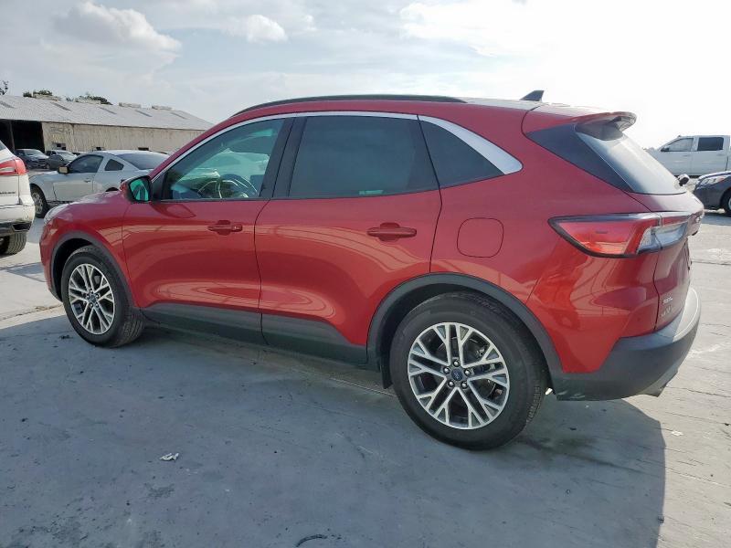 1FMCU0H67NUB94063 - 2022 FORD ESCAPE SEL RED photo 2