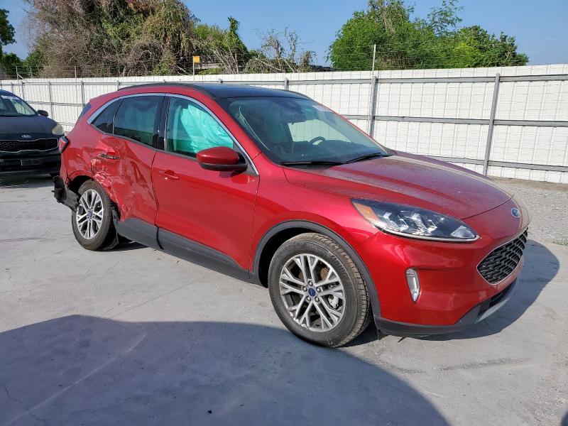 1FMCU0H67NUB94063 - 2022 FORD ESCAPE SEL RED photo 4