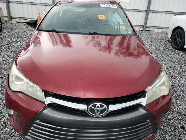 4T1BF1FK9HU636485 - 2017 TOYOTA CAMRY LE Qırmızı foto 11