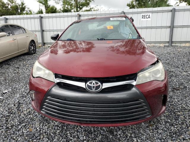 4T1BF1FK9HU636485 - 2017 TOYOTA CAMRY LE Qırmızı foto 5