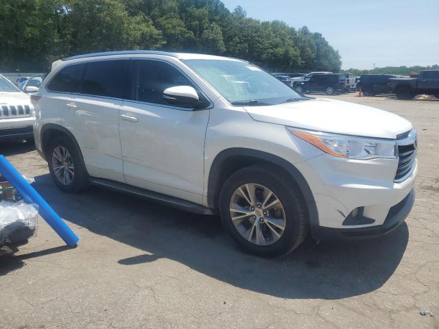 5TDKKRFH8FS058240 - 2015 TOYOTA HIGHLANDER XLE თეთრი ფოტო 4