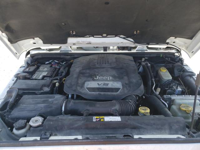 1C4BJWEG7GL202194 - 2016 JEEP WRANGLER UNLIMITED SAHARA WHITE photo 12