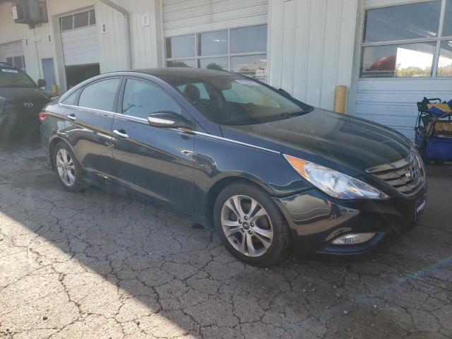 5NPEC4AC7DH627347 - 2013 HYUNDAI SONATA SE BLUE photo 4