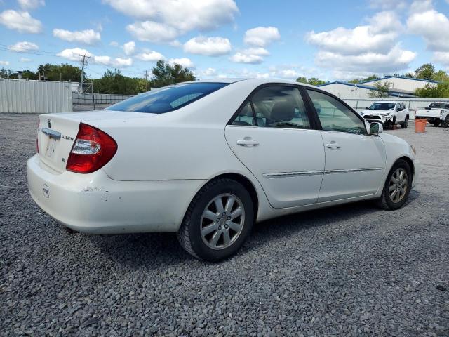 JTDBF30K920086339 - 2002 TOYOTA CAMRY LE WHITE photo 3