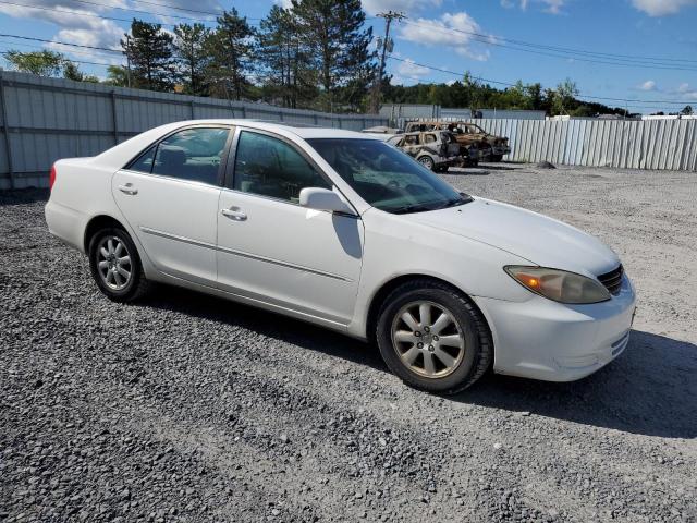 JTDBF30K920086339 - 2002 TOYOTA CAMRY LE WHITE photo 4