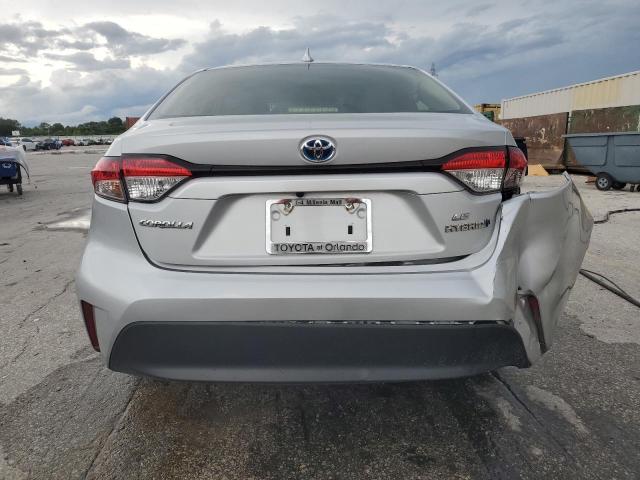 JTDBCMFE2PJ000581 - 2023 TOYOTA COROLLA LE Gümüş foto 6