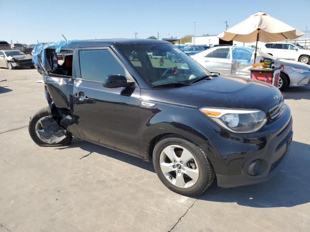 KNDJN2A28J7593438 - 2018 KIA SOUL BLACK photo 4