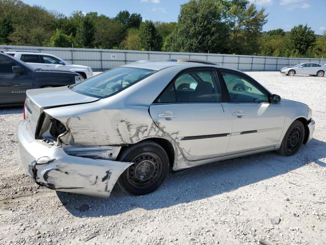 4T1BE32K72U022269 - 2002 TOYOTA CAMRY LE SILVER photo 3