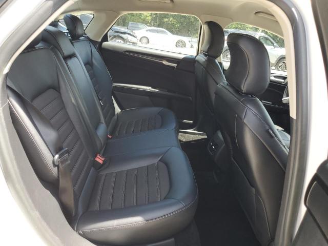 3FA6P0HD4JR184041 - 2018 FORD FUSION SE Ақ фото 10