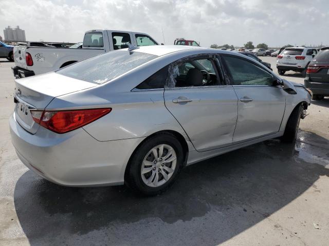 5NPEB4AC6BH156372 - 2011 HYUNDAI SONATA GLS SILVER photo 3