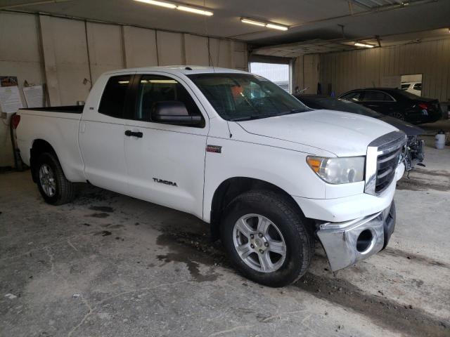 5TFUW5F17AX110324 - 2010 TOYOTA TUNDRA DOUBLE CAB SR5 WHITE photo 4