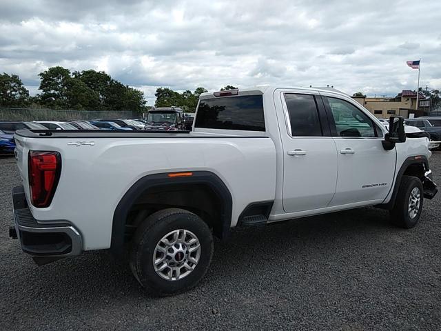 1GT59ME77NF230194 - 2022 GMC SIERRA K2500 SLE WHITE photo 4