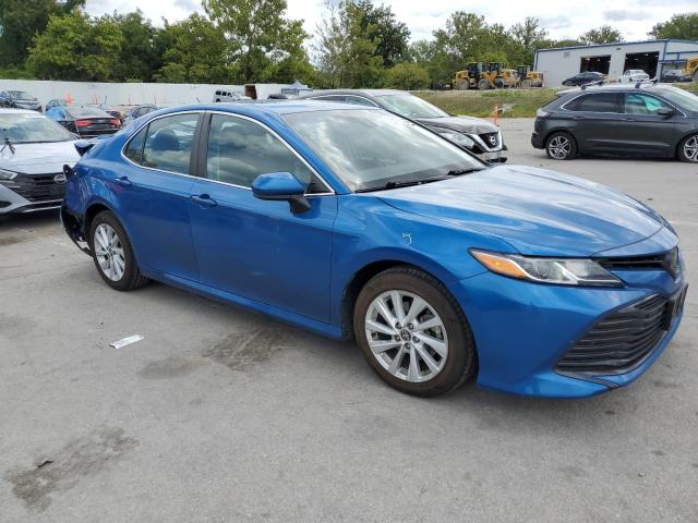 4T1B11HK3KU254018 - 2019 TOYOTA CAMRY L BLUE photo 4