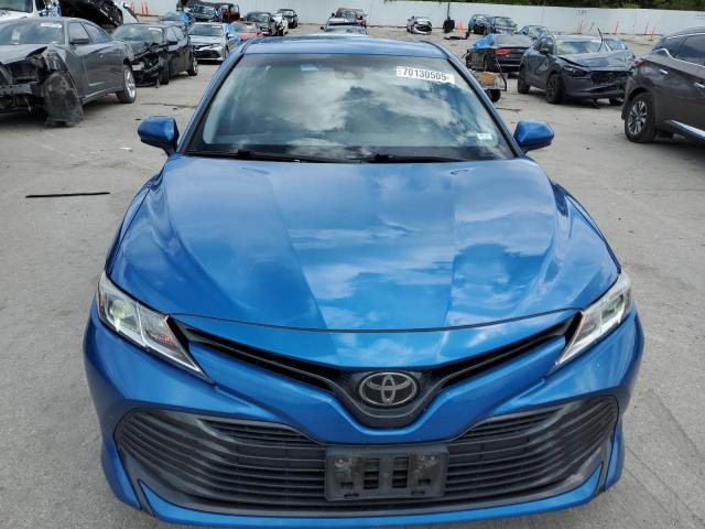 4T1B11HK3KU254018 - 2019 TOYOTA CAMRY L BLUE photo 5