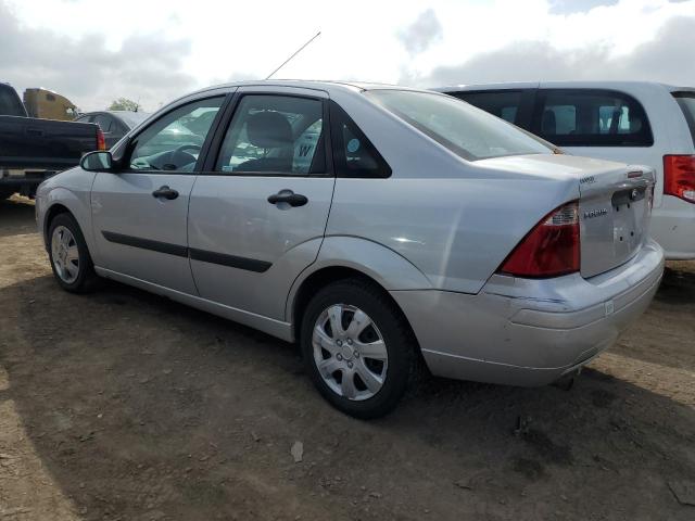 1FAFP34N56W101334 - 2006 FORD FOCUS ZX4 SILVER photo 2