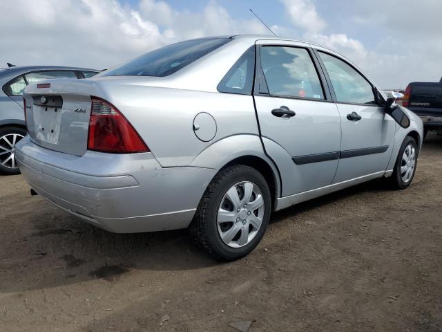 1FAFP34N56W101334 - 2006 FORD FOCUS ZX4 SILVER photo 3