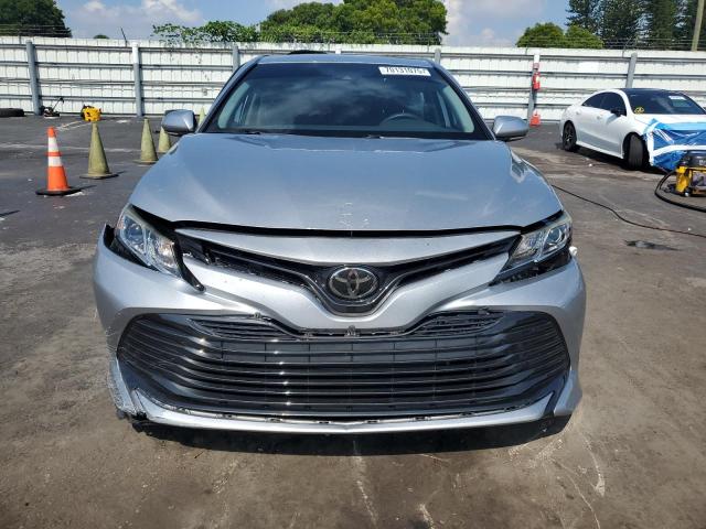 4T1L11AK9LU317459 - 2020 TOYOTA CAMRY LE SILVER photo 5