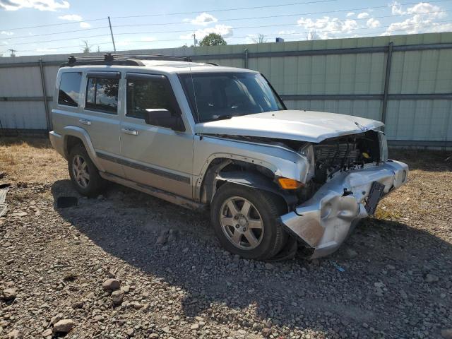 1J8HG48K57C646986 - 2007 JEEP COMMANDER Srebrny zdjęcie 4