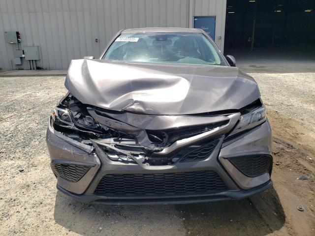 4T1S11AK0RU245331 - 2024 TOYOTA CAMRY SE NIGHT SHADE GRAY photo 5