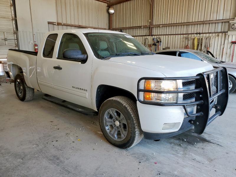 1GCRCSE02BZ348867 - 2011 CHEVROLET SILVERADO C1500 LT თეთრი ფოტო 4