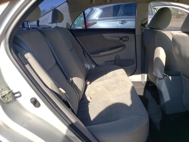 5YFBU4EEXDP147575 - 2013 TOYOTA COROLLA BASE 银色 照片 10