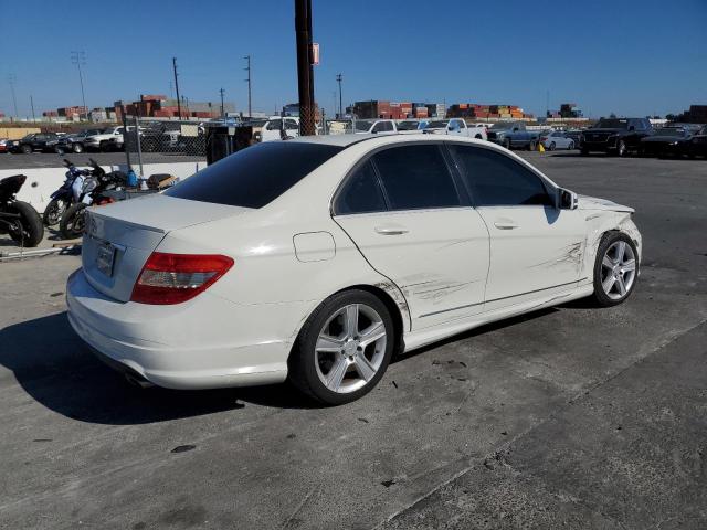 WDDGF5EB9BA461785 - 2011 MERCEDES-BENZ C 300 WHITE photo 3