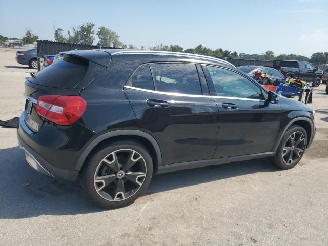 WDCTG4EBXJJ411292 - 2018 MERCEDES-BENZ GLA 250 შავი ფოტო 3