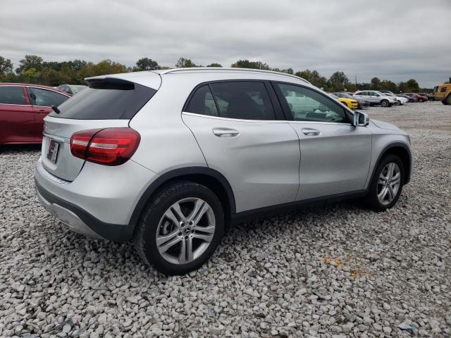 WDCTG4EB5KJ549761 - 2019 MERCEDES-BENZ GLA 250 SILVER photo 3