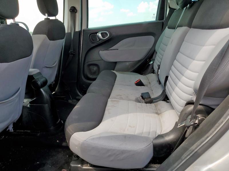 ZFBCFABH7EZ024211 - 2014 FIAT 500L EASY 银色 照片 10