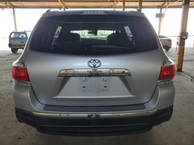 5TDZK3EH1DS127909 - 2013 TOYOTA HIGHLANDER BASE SILVER photo 6