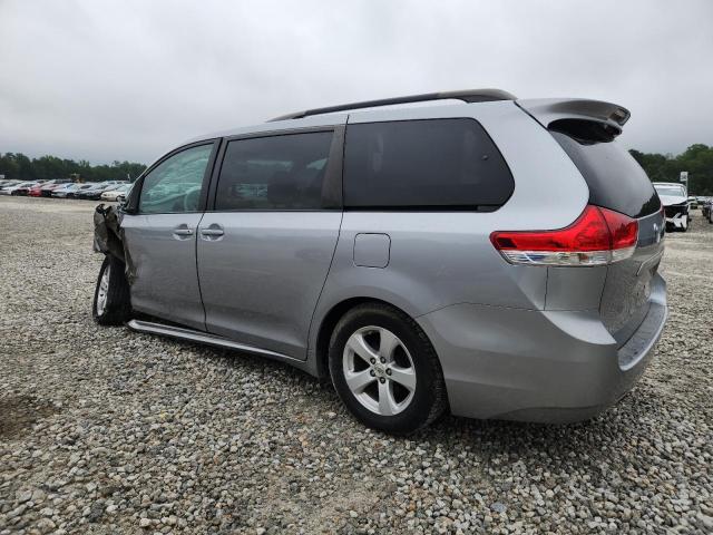 5TDKK3DC8CS214311 - 2012 TOYOTA SIENNA LE 银色 照片 2