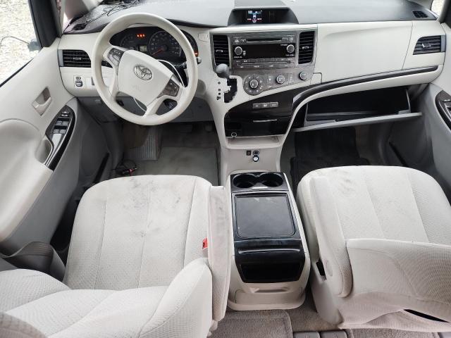 5TDKK3DC8CS214311 - 2012 TOYOTA SIENNA LE 银色 照片 8
