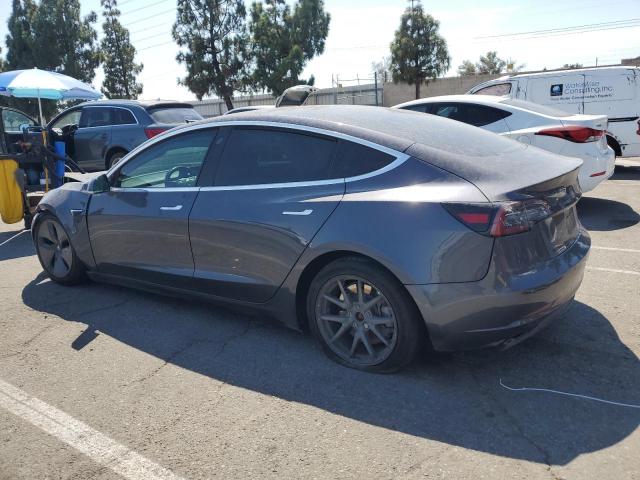 5YJ3E1EA9JF045205 - 2018 TESLA MODEL 3 GRAY photo 2