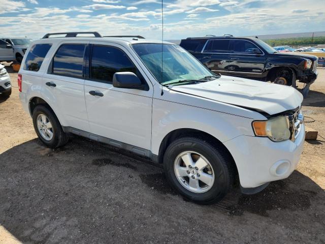 1FMCU9DG2CKB56087 - 2012 FORD ESCAPE XLT WHITE photo 4